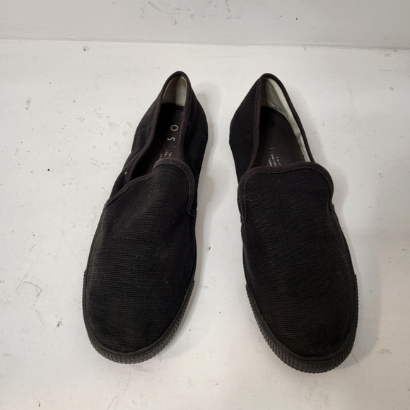 Toms Shoes - TOMS Black Slip On Sneaker Size 9